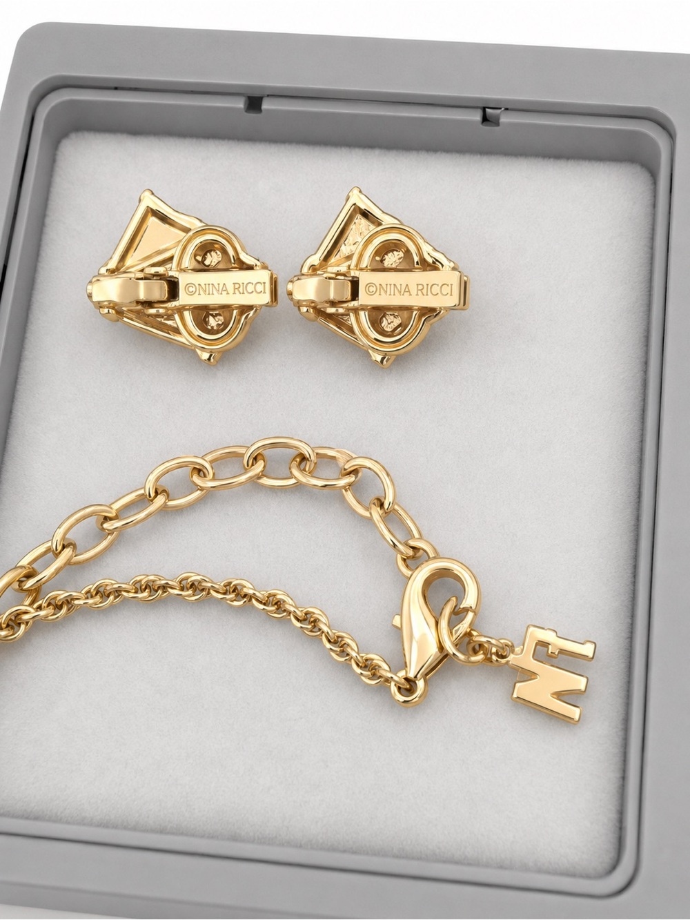 Vintage Nina Ricci Gold Tone NR Necklace & Clip Earrings Rhinestone Signed Set - Picture 3 of 4